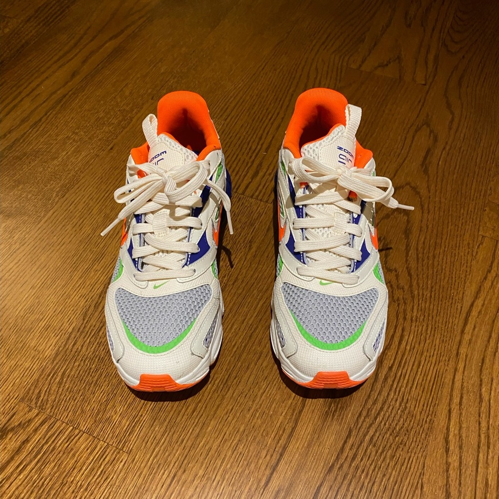 Nike Zoom Air Fire Sneakers in Size: US 7.5